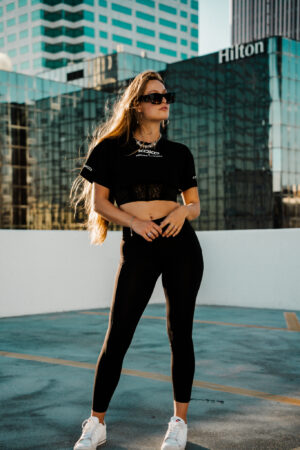 THE CLOSING SET CROP — BLACK